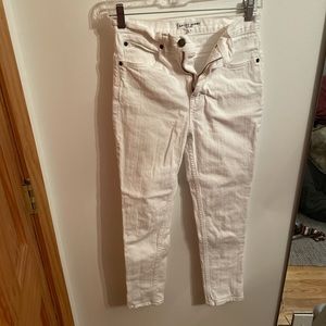 High wasted white denim jeans